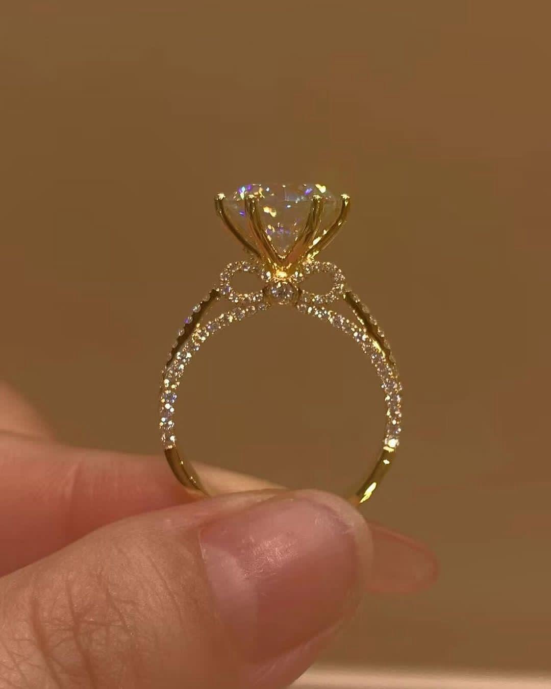 The Crowned Sweetheart-Lab-Grown Diamond Engagement Rings