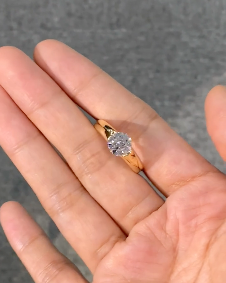 Round Lab-Grown Diamond Ring – D/VS1 — product image 1