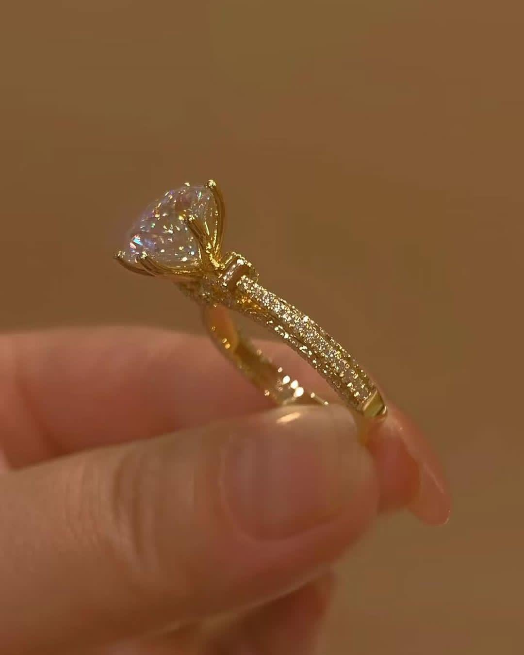 The Crowned Sweetheart-Lab-Grown Diamond Engagement Rings