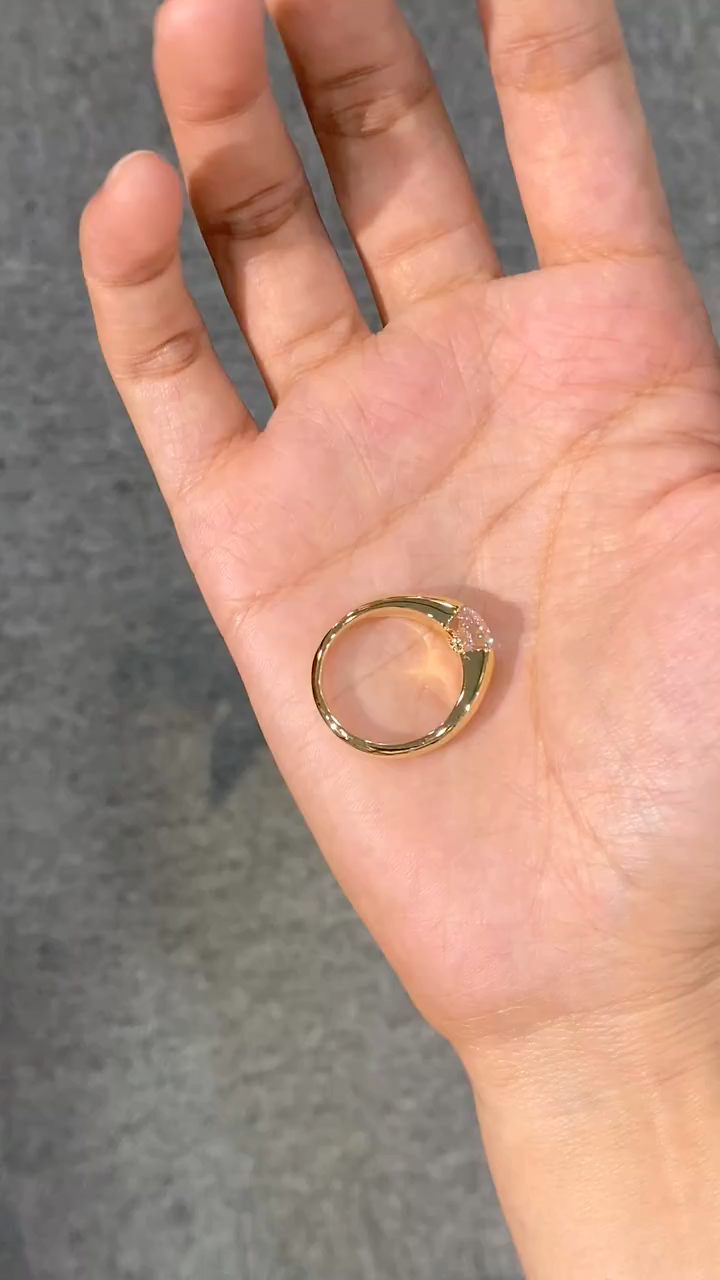 Round Lab-Grown Diamond Ring – D/VS1