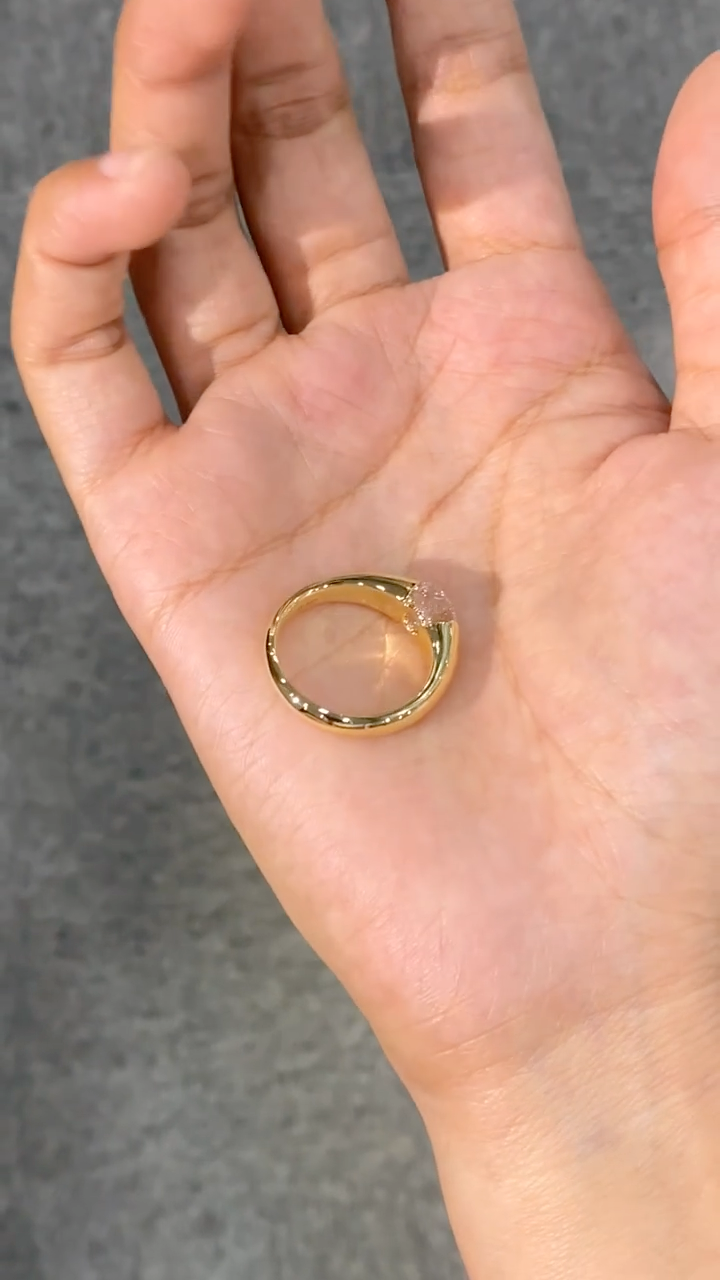 Round Lab-Grown Diamond Ring – D/VS1