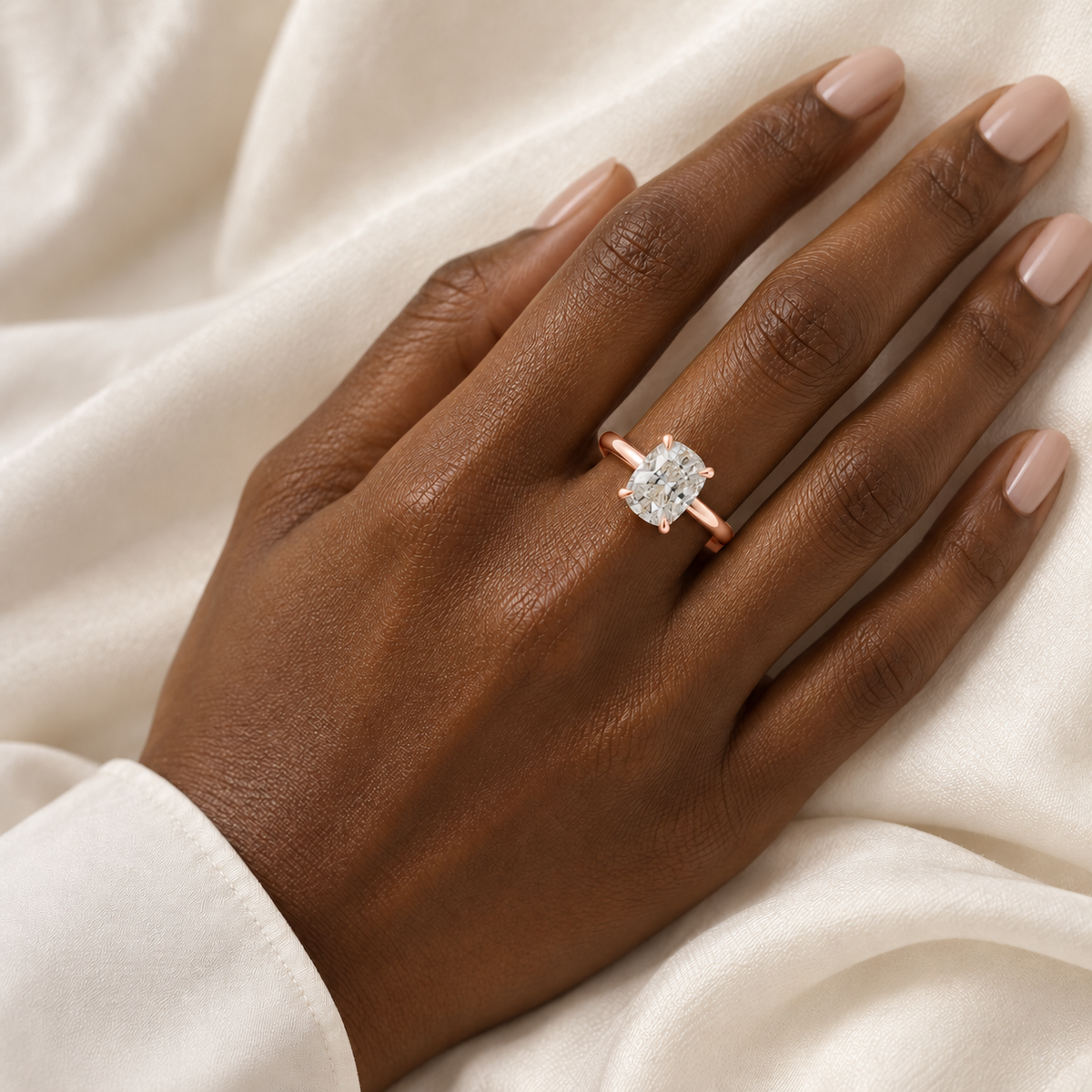 Cushion, rose gold