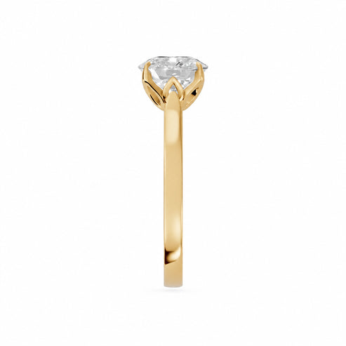 Cushion, yellow gold