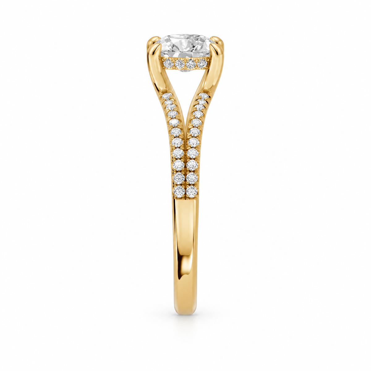 Cushion, yellow gold