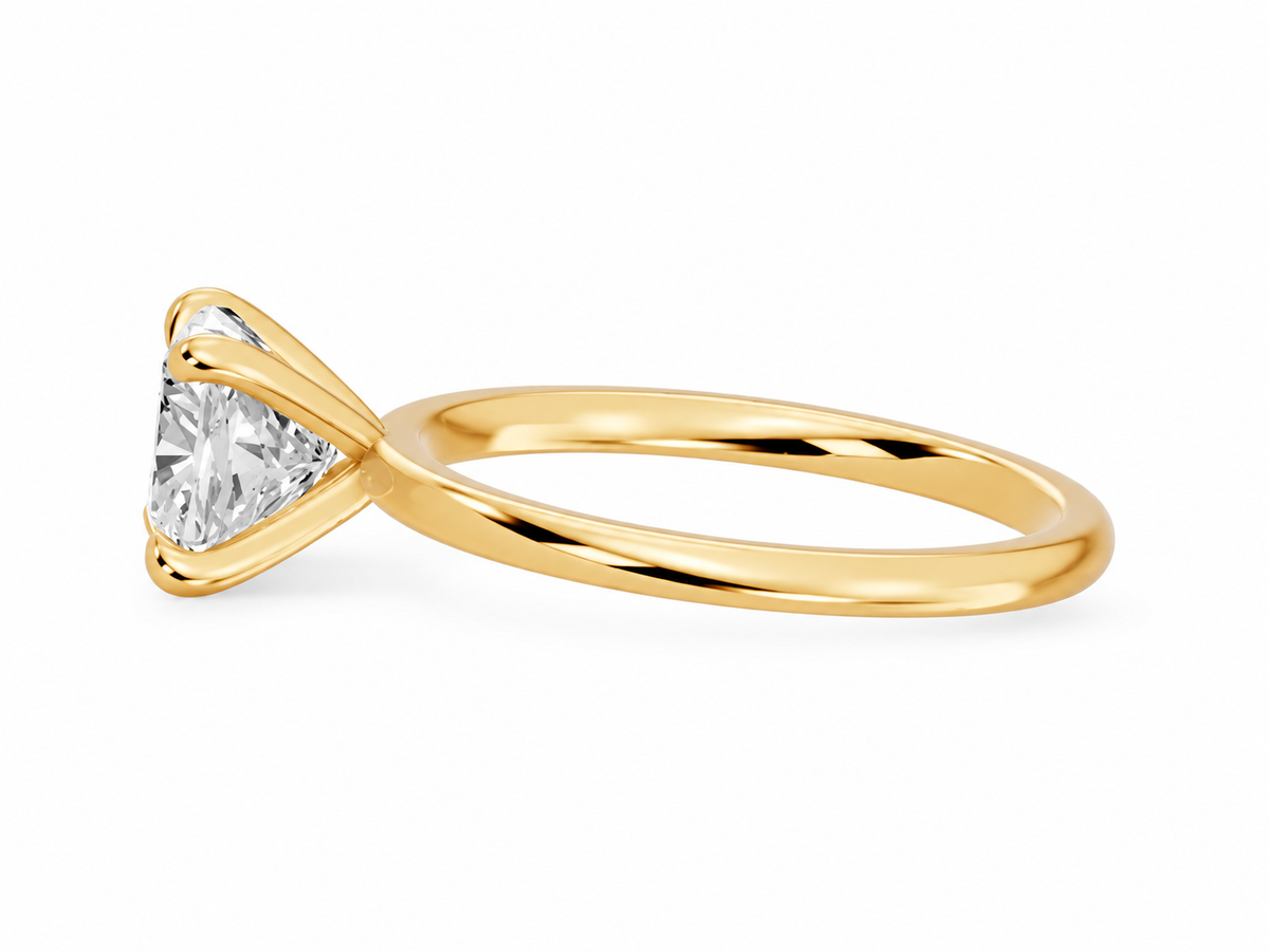 Cushion, yellow gold