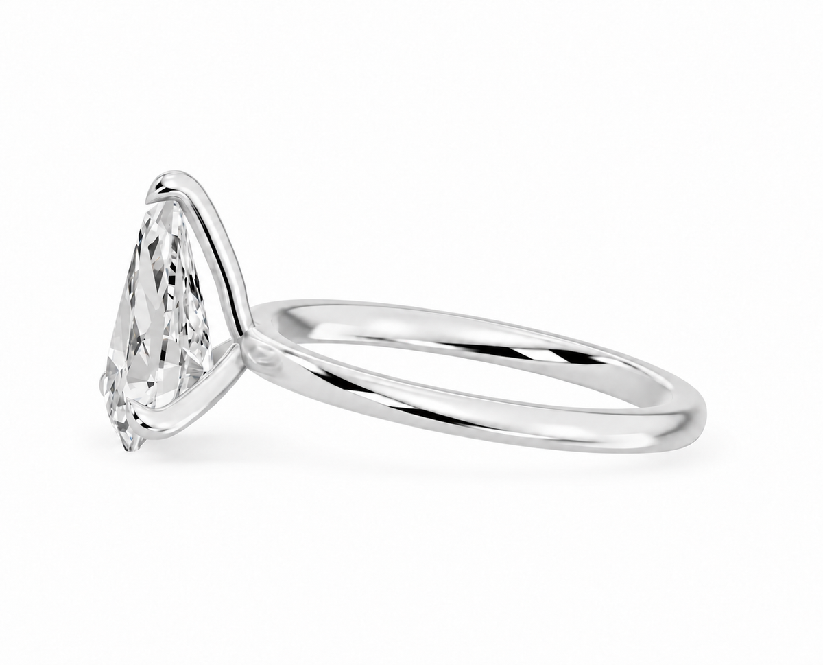 Pear, white gold