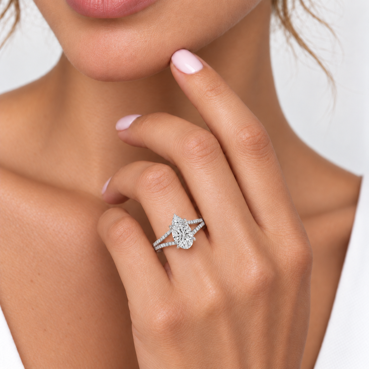 Pear, white gold