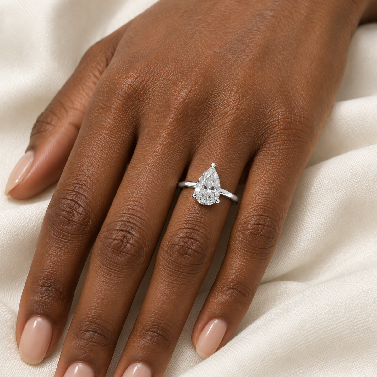 Pear, white gold