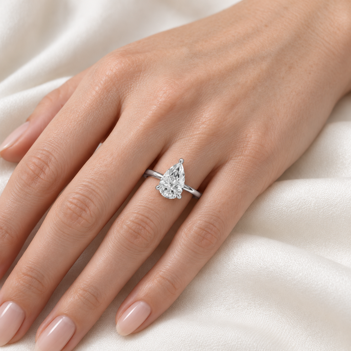 Pear, white gold