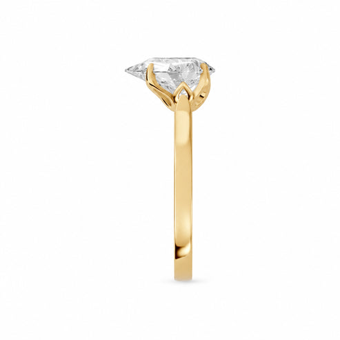 Pear, yellow gold