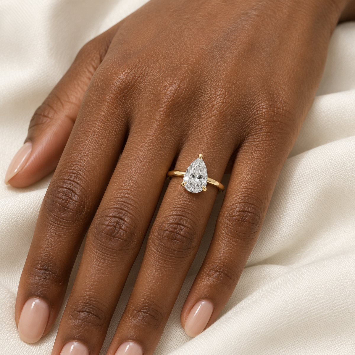 Pear, yellow gold