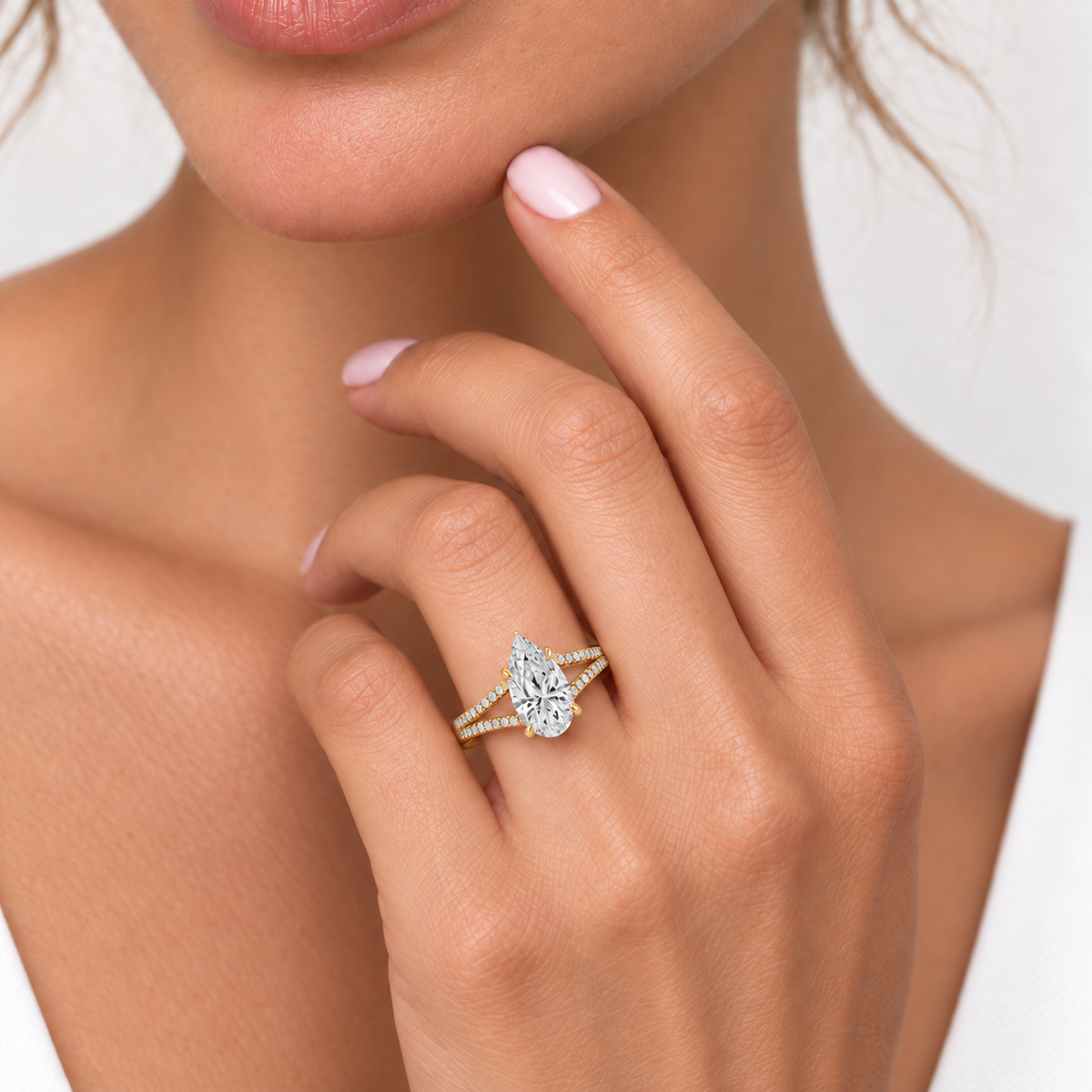 Pear, yellow gold