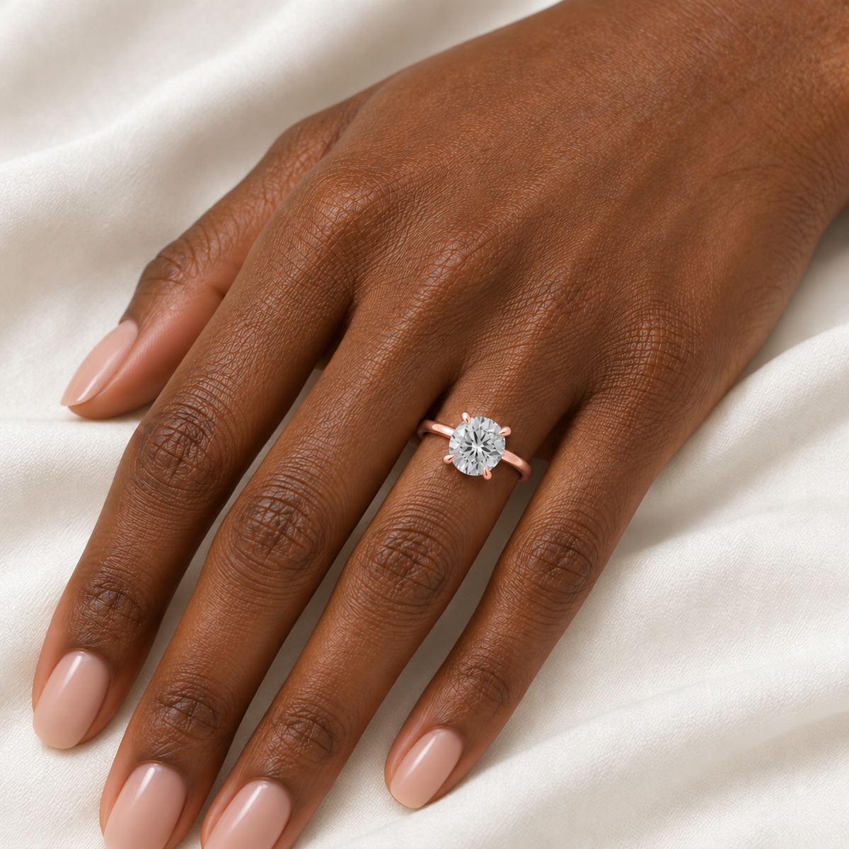 Round, rose gold