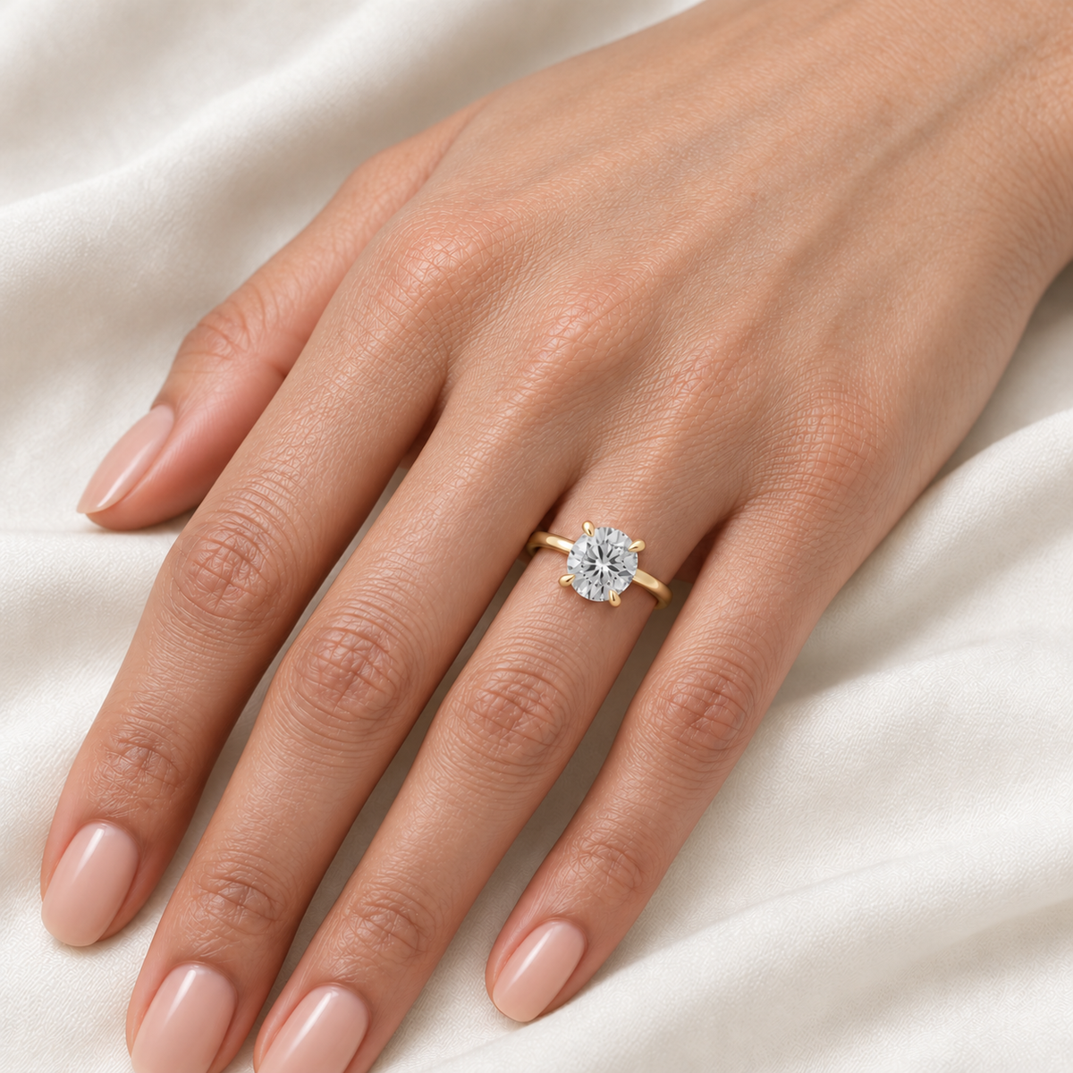 Round, rose gold