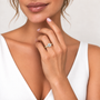 Round, yellow gold