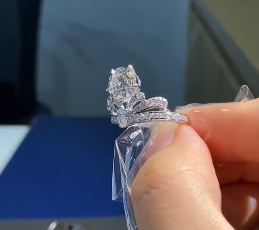 Coronation of the Heart - Lab-Grown Diamond Engagement Rings