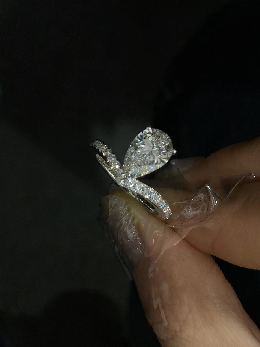 Starlight Teardrop Pear-Shaped Lab-Grown Diamond Ring