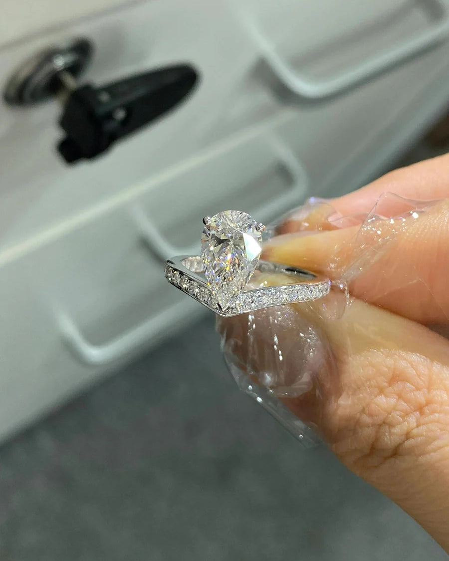 Starlight Teardrop Pear-Shaped Lab-Grown Diamond Ring