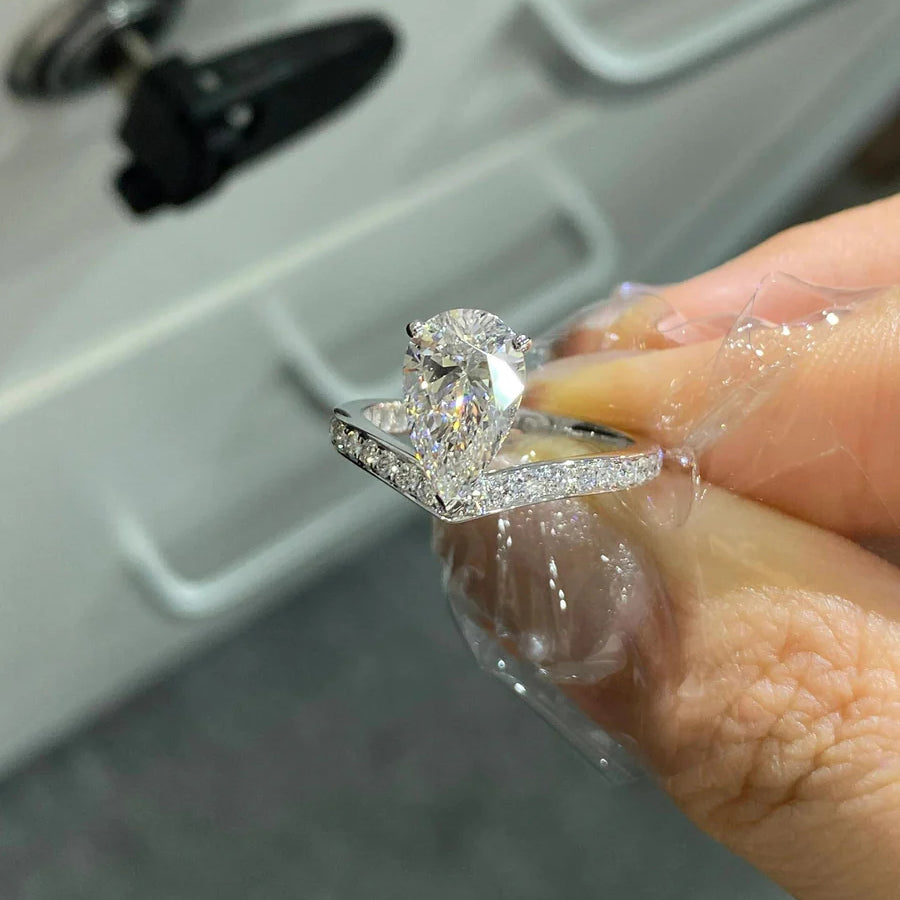 Starlight Teardrop Pear-Shaped Lab-Grown Diamond Ring