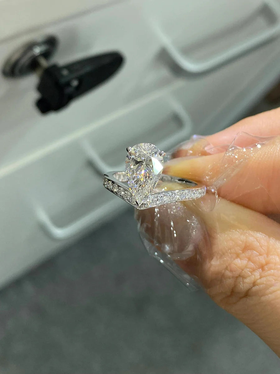 Starlight Teardrop Pear-Shaped Lab-Grown Diamond Ring
