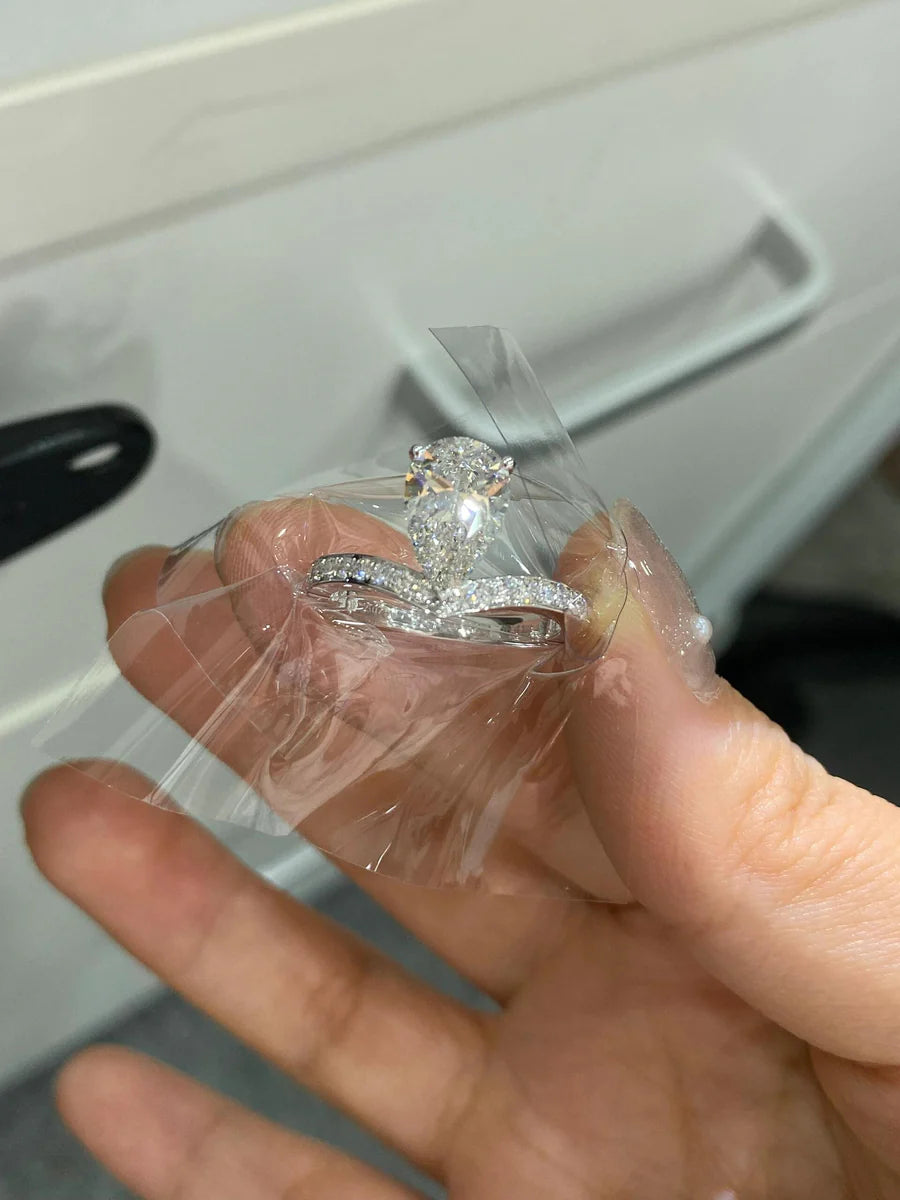 Starlight Teardrop Pear-Shaped Lab-Grown Diamond Ring